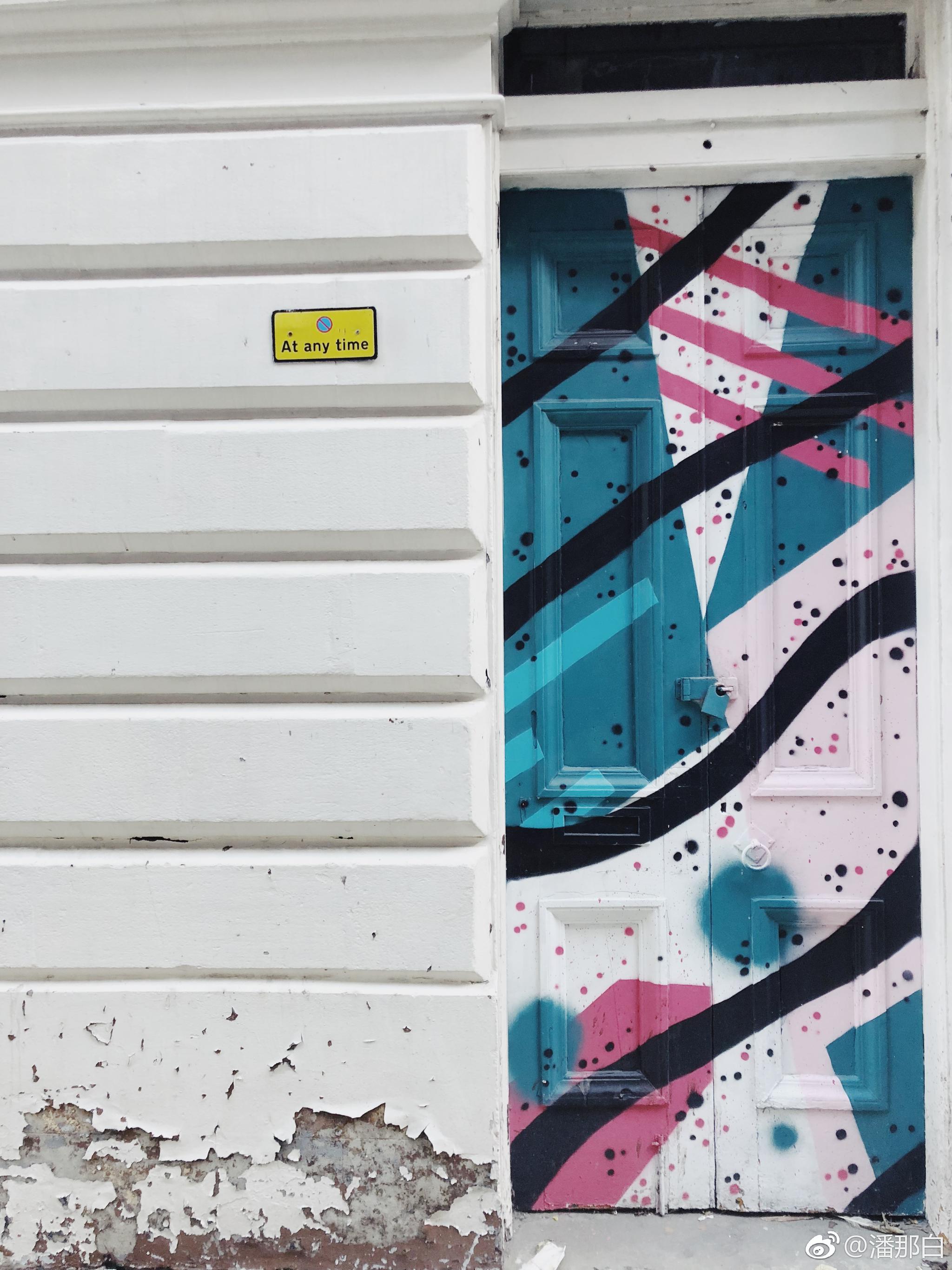 邓迪有36扇涂鸦门,分布在城市的大街小巷里