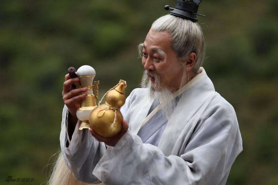 嘉靖四十一年(1562年),有山东道士蓝道行以善于扶乩闻名于燕京,徐阶将