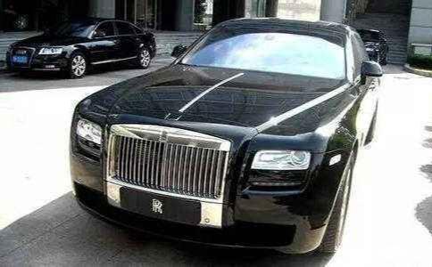 陶华碧这款suv,碾压路虎揽胜,网友:卖46万瓶老干妈才买一辆!