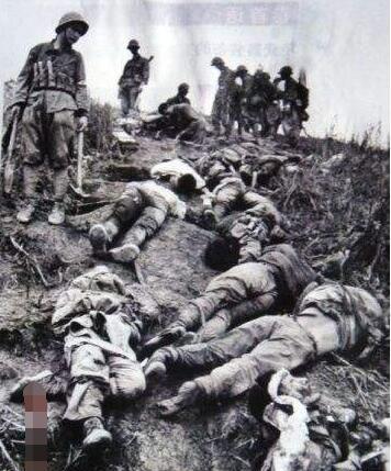 中越战争清洗烈士遗体图片
