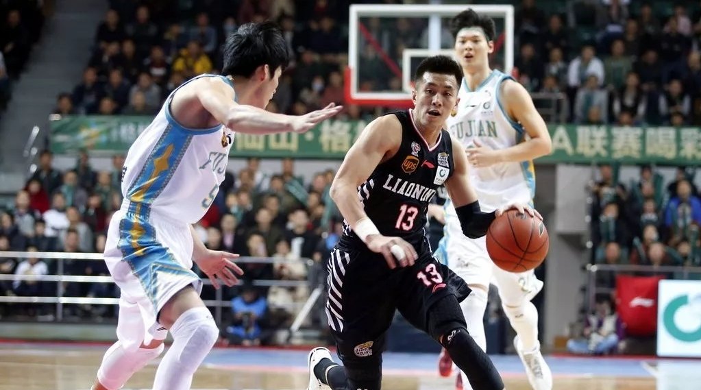 无技巧不篮球 郭艾伦夏天美国特训集锦各种控