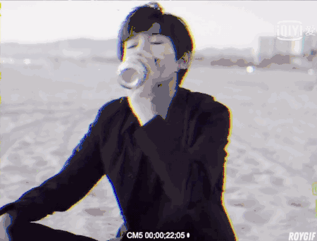 tfboys里第一个喝酒的人是竟然是他|王源|王俊凯|宣传片_新浪新闻