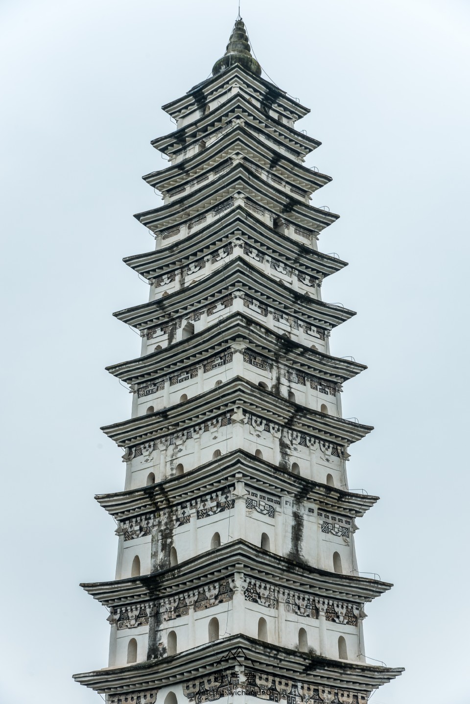 四川遂宁鹫峰寺塔