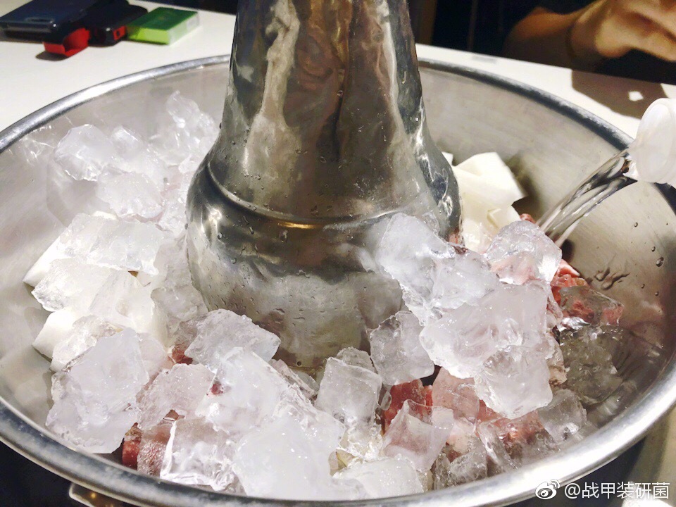 第一次吃冰火锅,居然薄荷也能涮