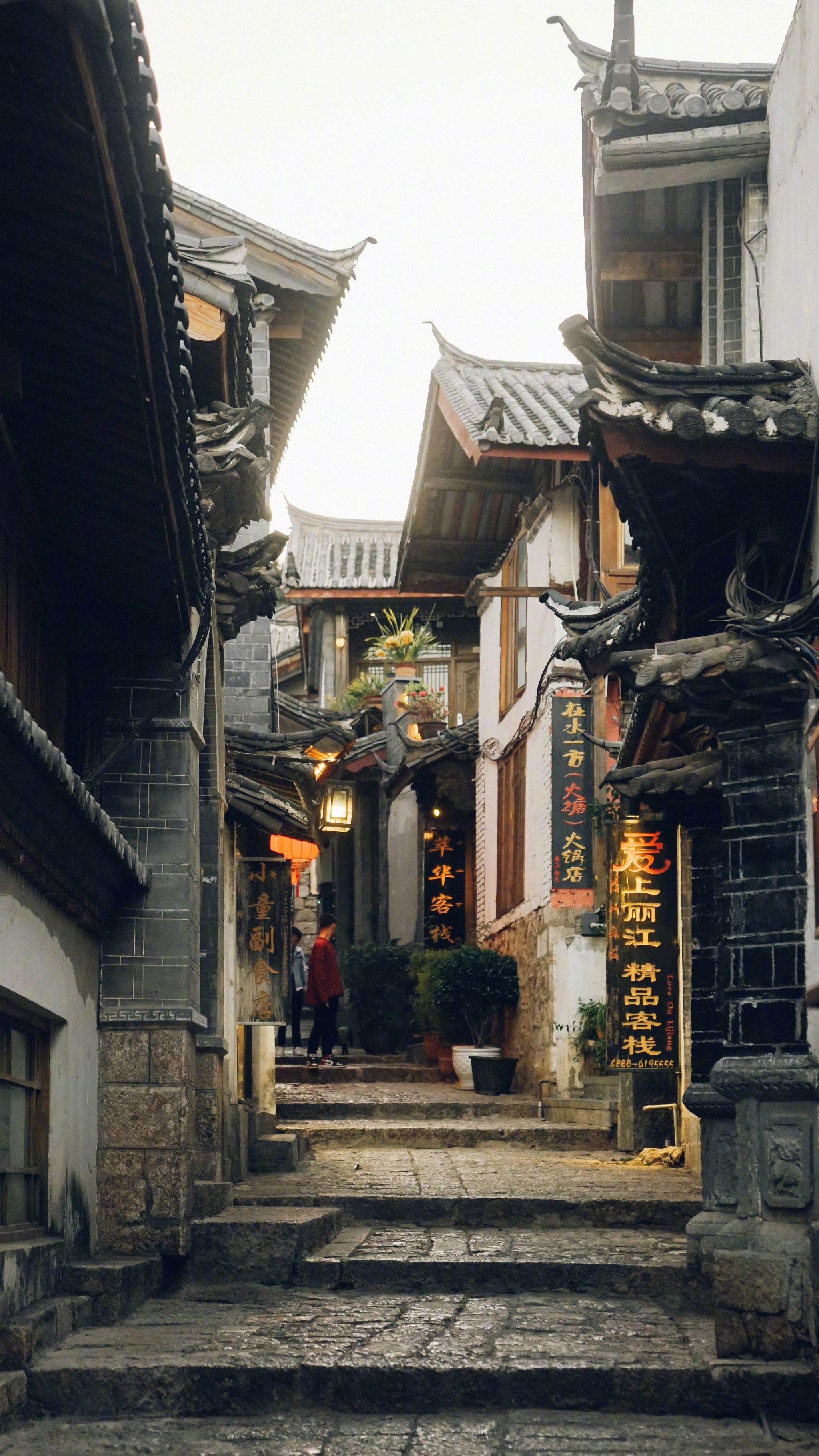 这些丽江的小巷子,又会让你想起谁呢.