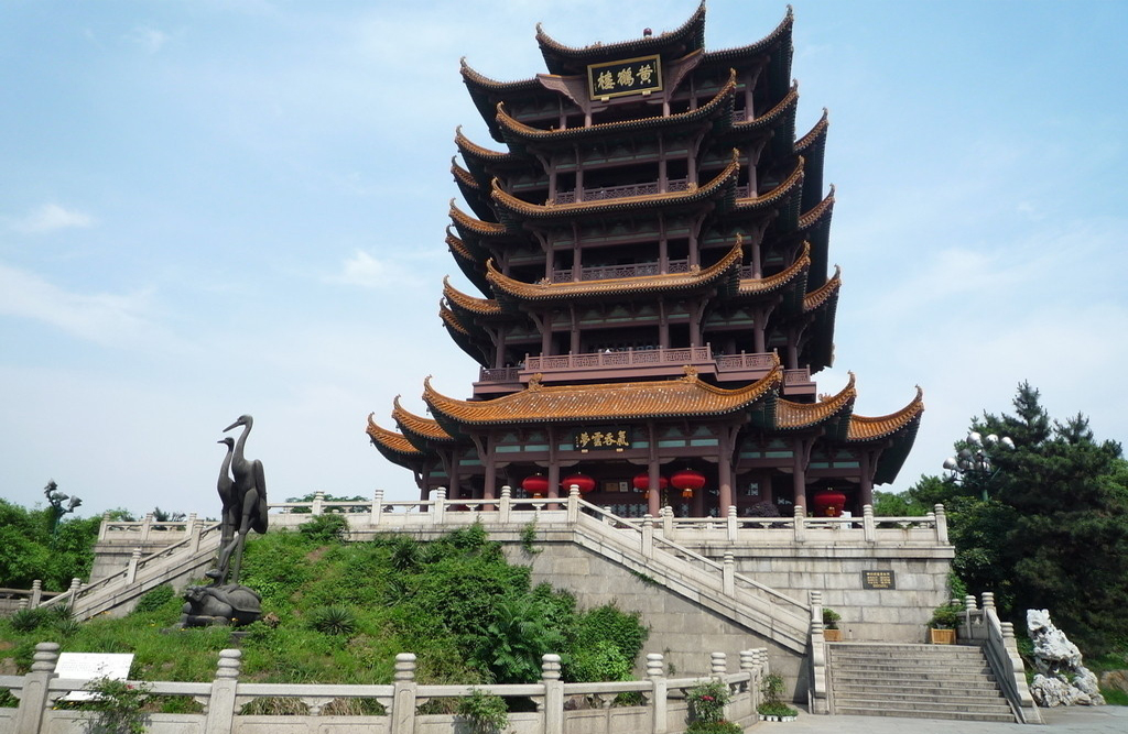 大家知道千湖之城指的是哪座城市吗?敲黑板啦,指的就是大武汉.