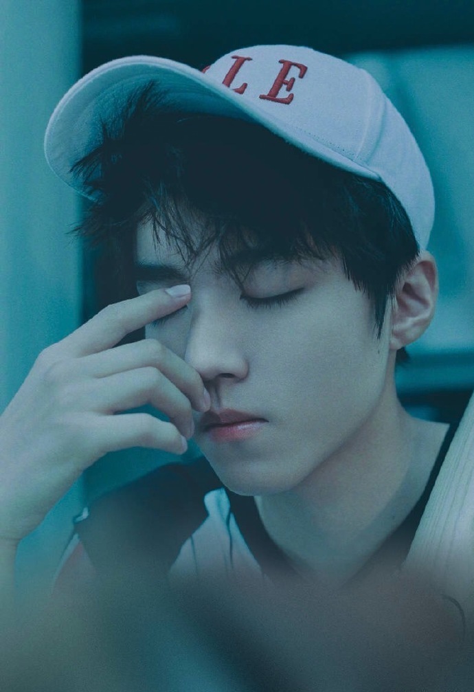 王俊凯拍立得风格写真太好看了!清爽俊朗的日系少年感