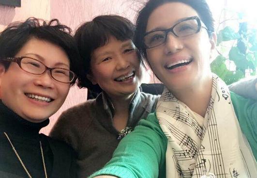 两人同演《渴望》走红,如今一人成妈妈专业户,一人却早已不拍戏|杨青