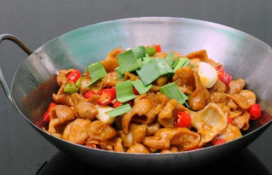 天天美食健康菜谱:干锅肥肠的家常菜做法!