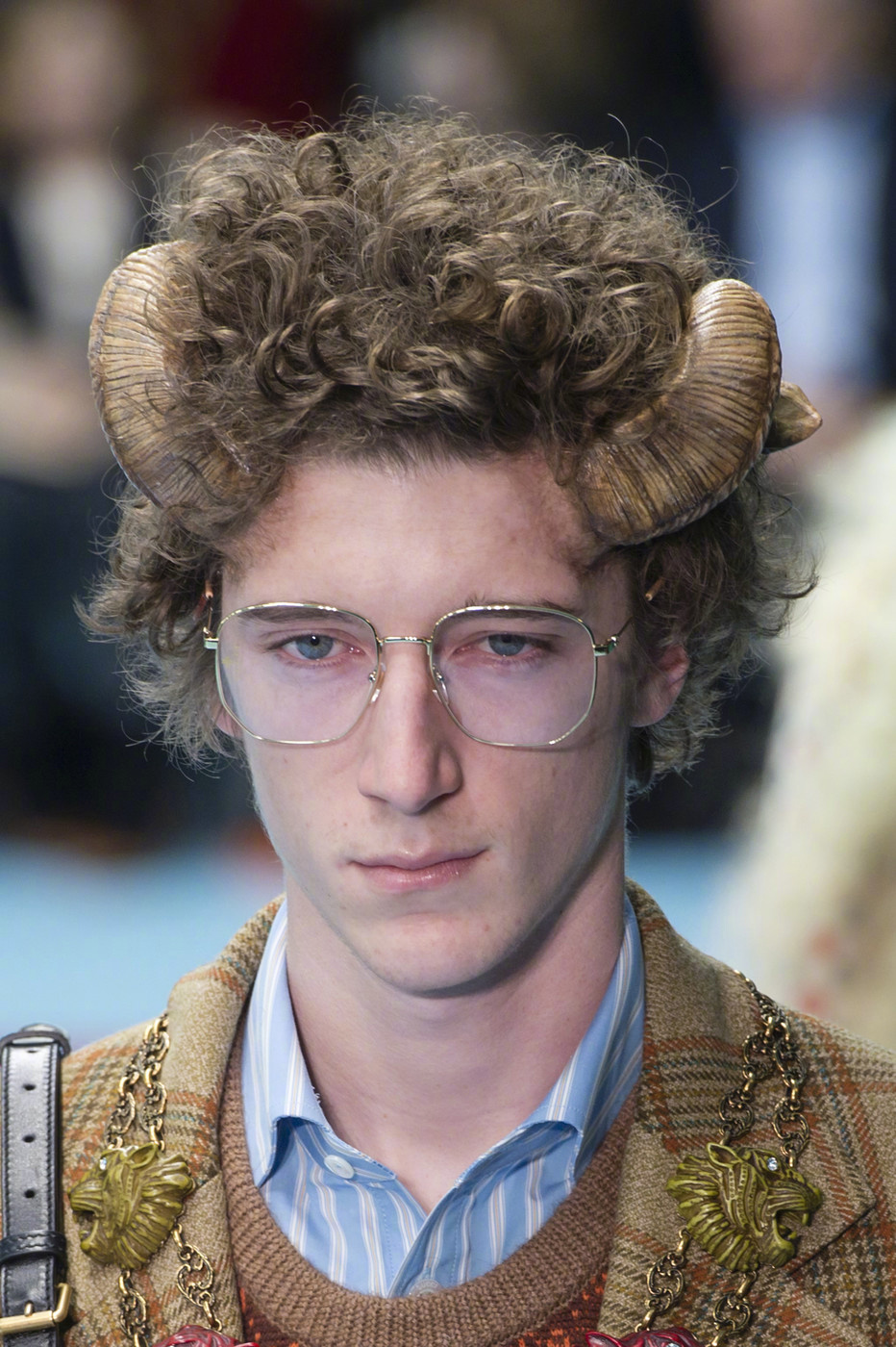 创意总监alessandro michele的跨越文化,多元的,令人眼花的新世界