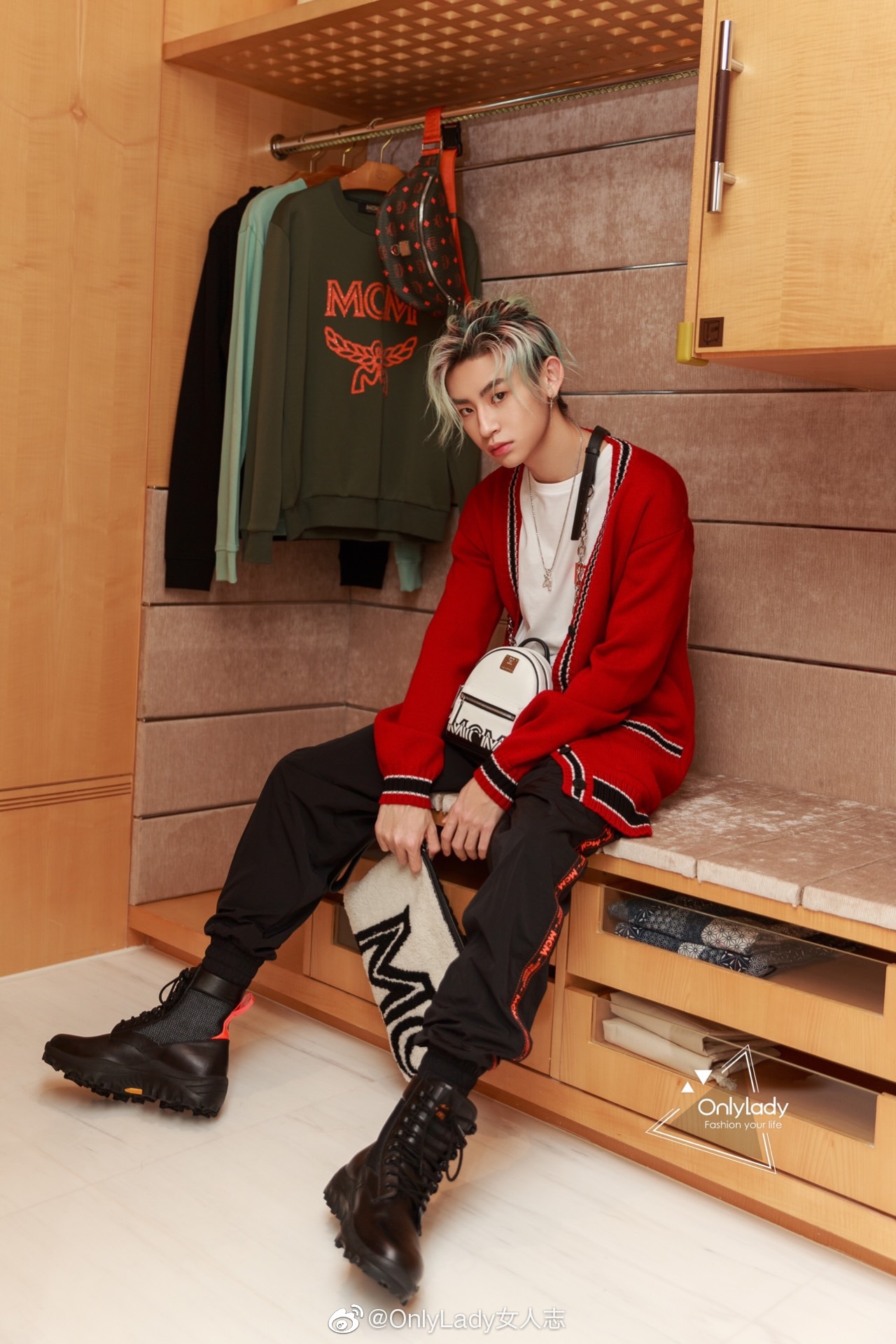 人气偶像小鬼王琳凯亮相活动