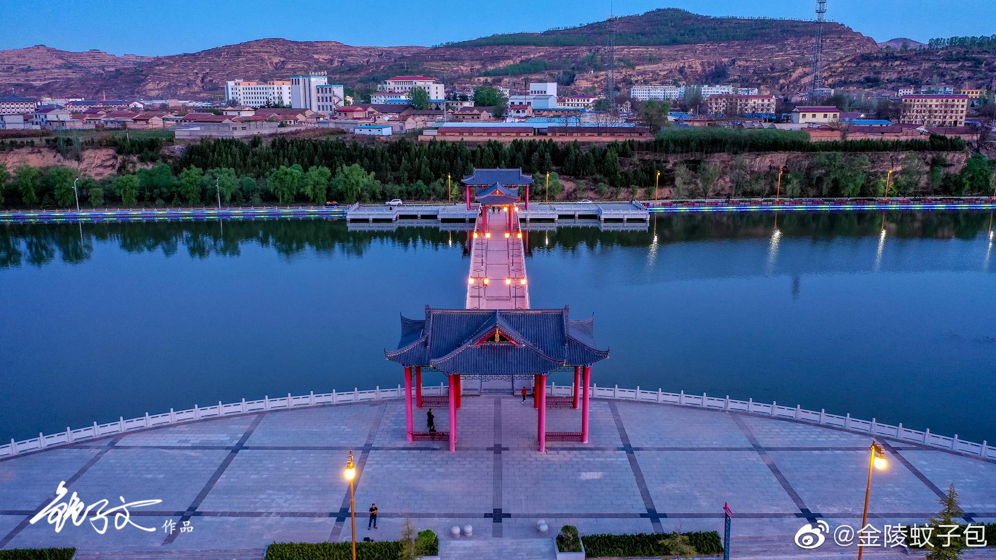 崇信县夜景一座只有10万多人的县城