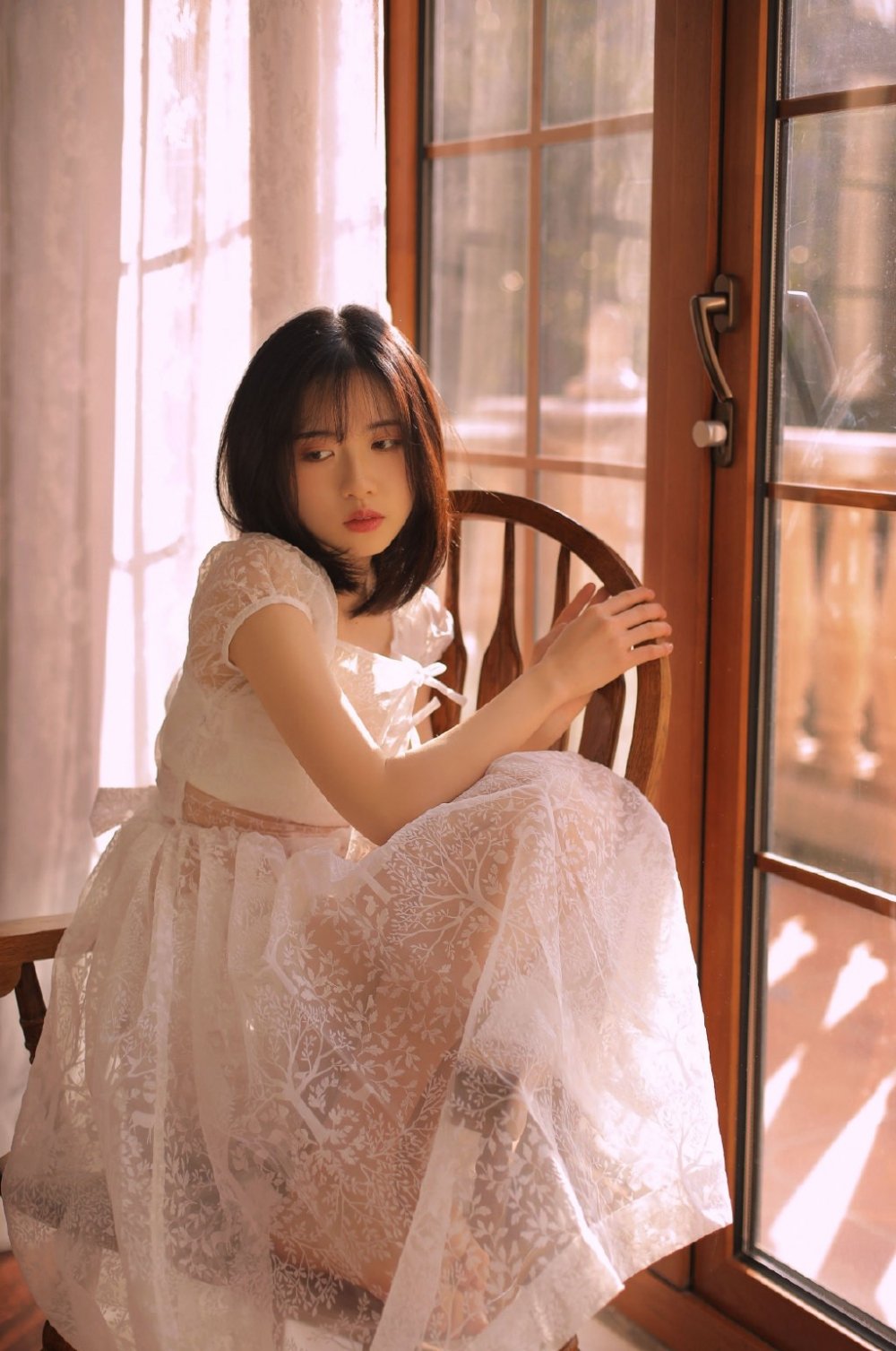 治愈系氧气少女蕾丝吊带裙性感诱人写真集