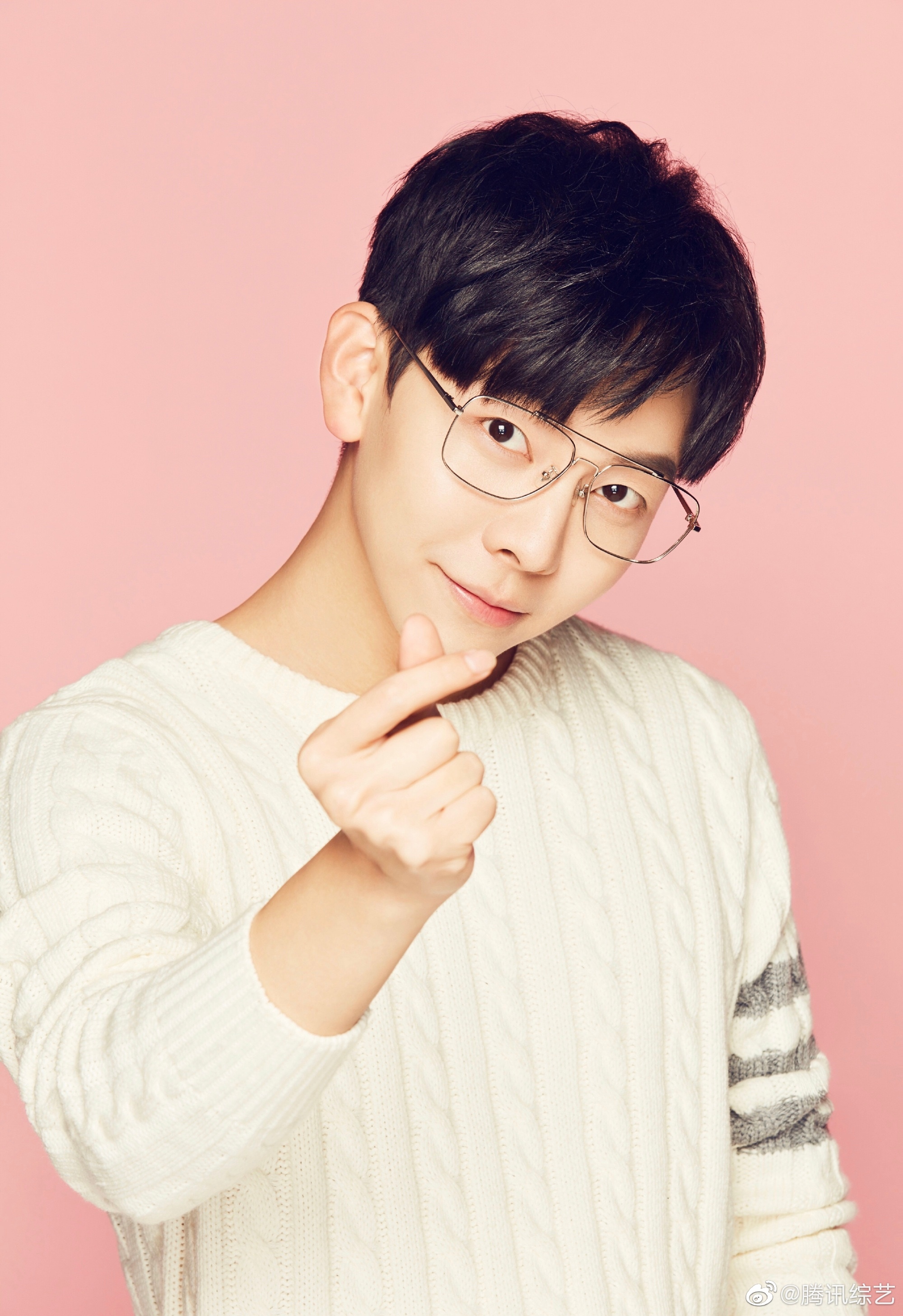 胡夏生日快乐愿你清澈明朗万事胜意只剩欢喜