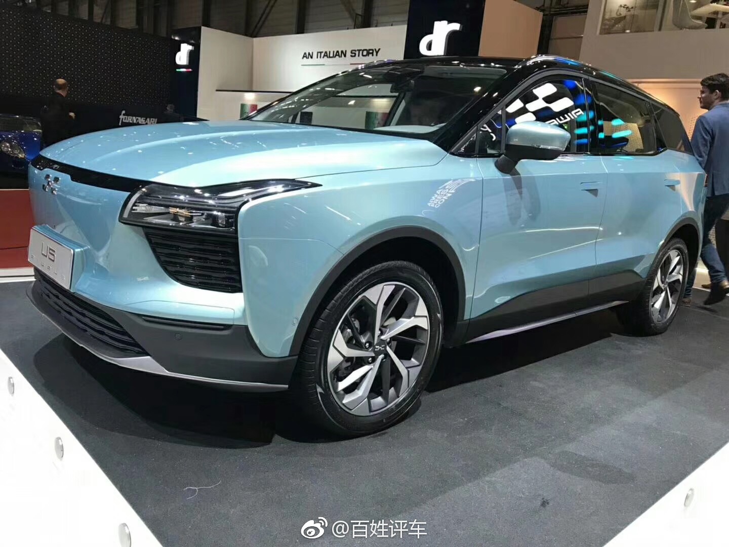 日内瓦车展爱驰汽车展台