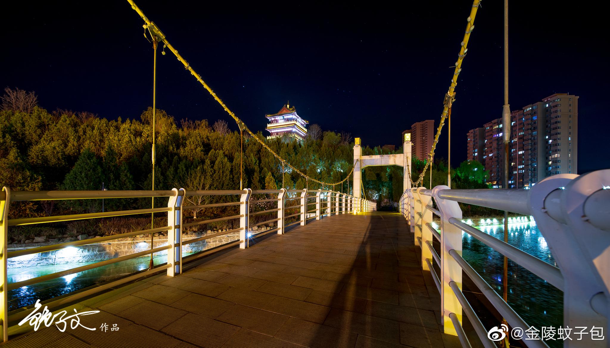 崇信县夜景一座只有10万多人的县城