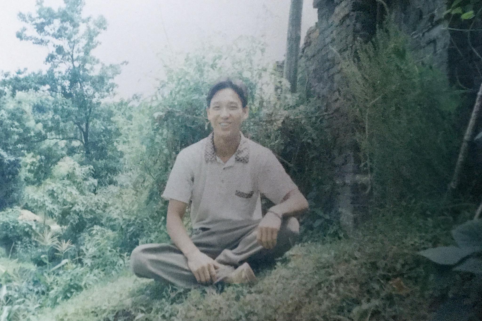那个年代终究没有那么宽裕，但是生活是新鲜多彩，笑容是灿烂走心