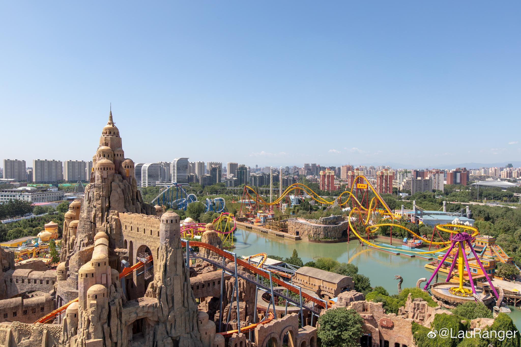 作为目前北京最大的游乐园