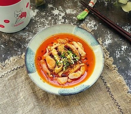 教你红油口水鸡的家常做法,超详细教程,大人小