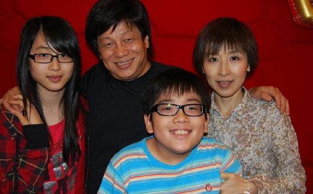 他是四小龙成员出道55年70岁自曝背着小20岁老婆出轨