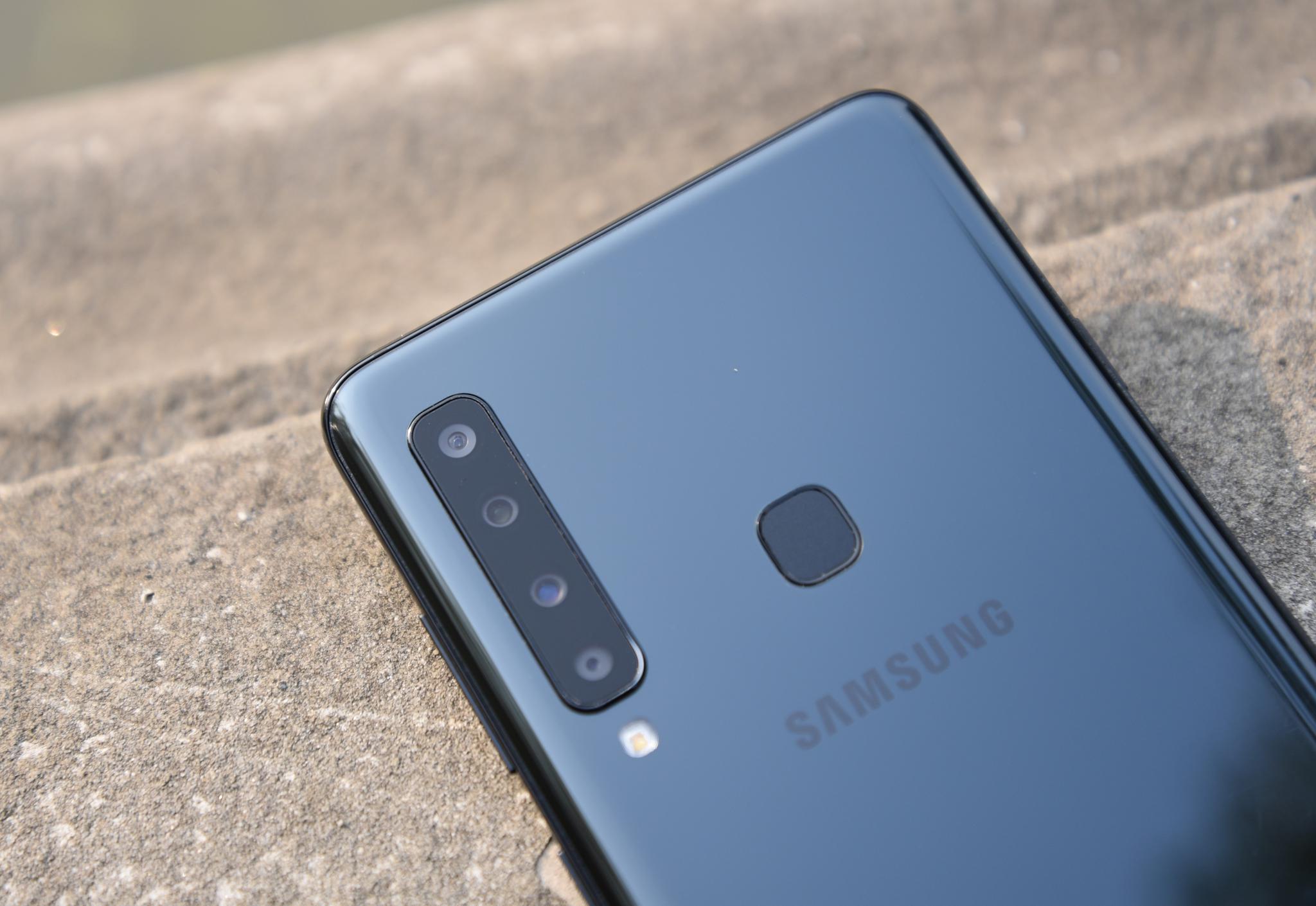 摄像头多就是了不起首款后置四摄手机三星galaxya9s外观鉴析