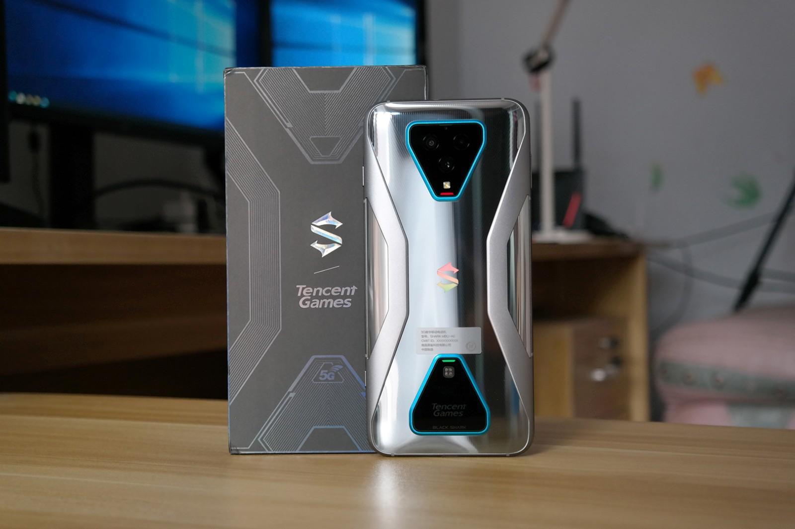 腾讯黑鲨3 pro开箱上手详细评测!自带外挂的5g专业游戏手机