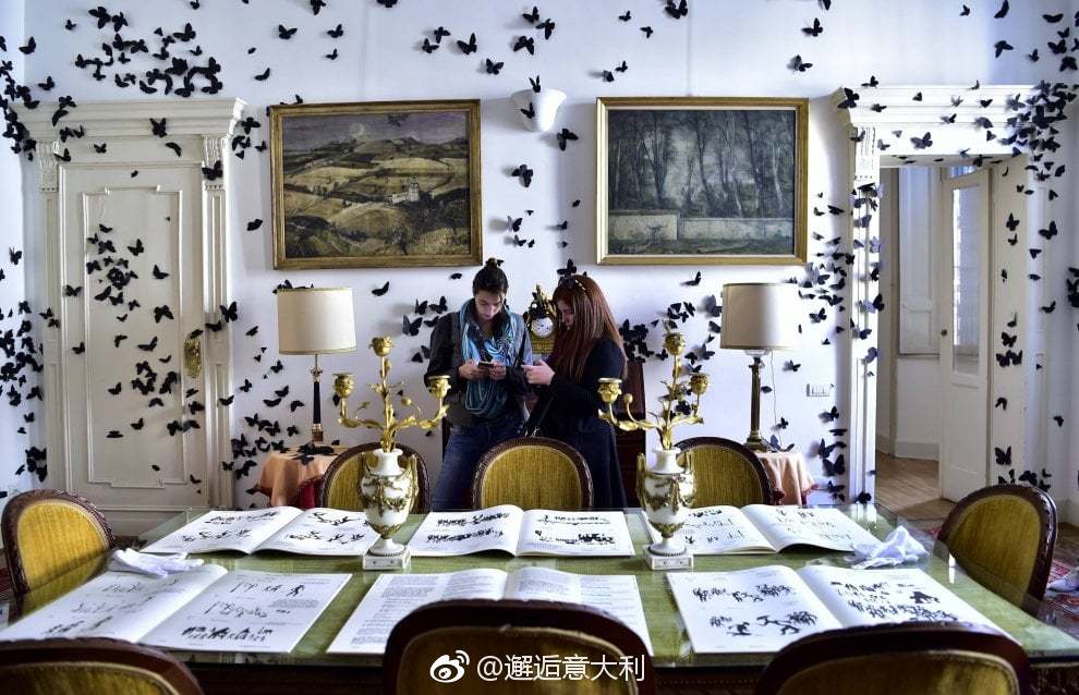 一万五千只黑蝴蝶,从大门到楼梯到房间|黑蝴蝶|楼梯|黑云|房间|米兰_新浪新闻