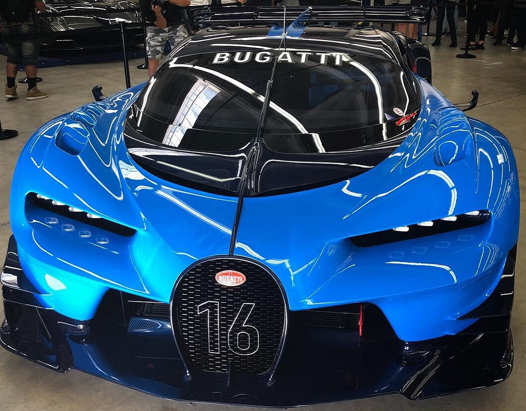 全球唯一的布加迪,曾是王子的代步车,换次胎60万,遥控器4个