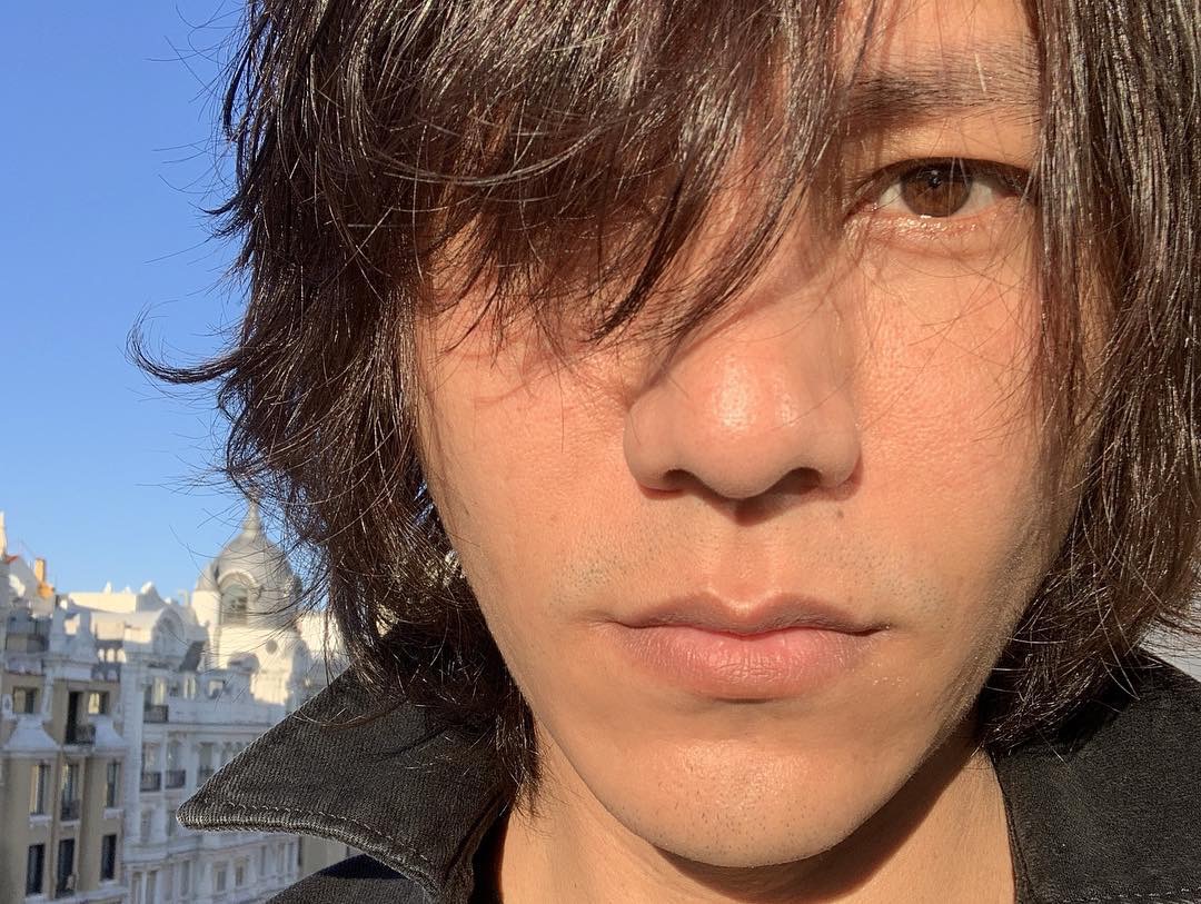 坤蛙寄来了自拍美景和特产搬运自@陈坤 ins.