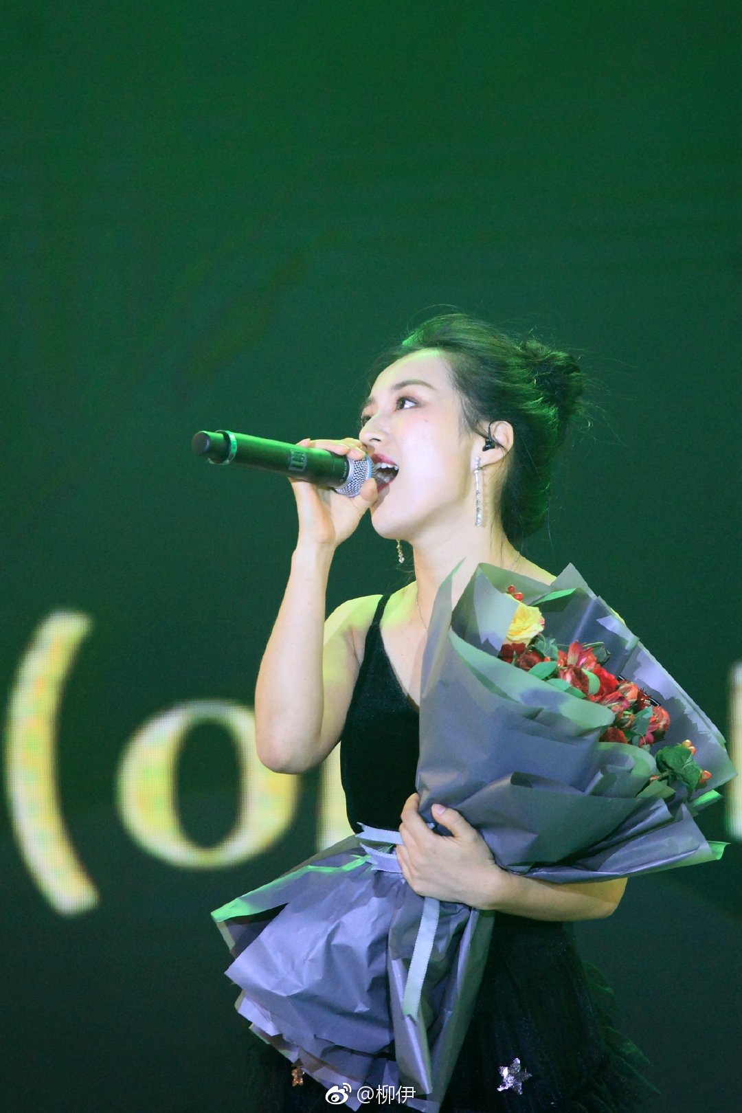 今晚瘦西湖花园的演出现场,@程思佳scarlett 的演唱.