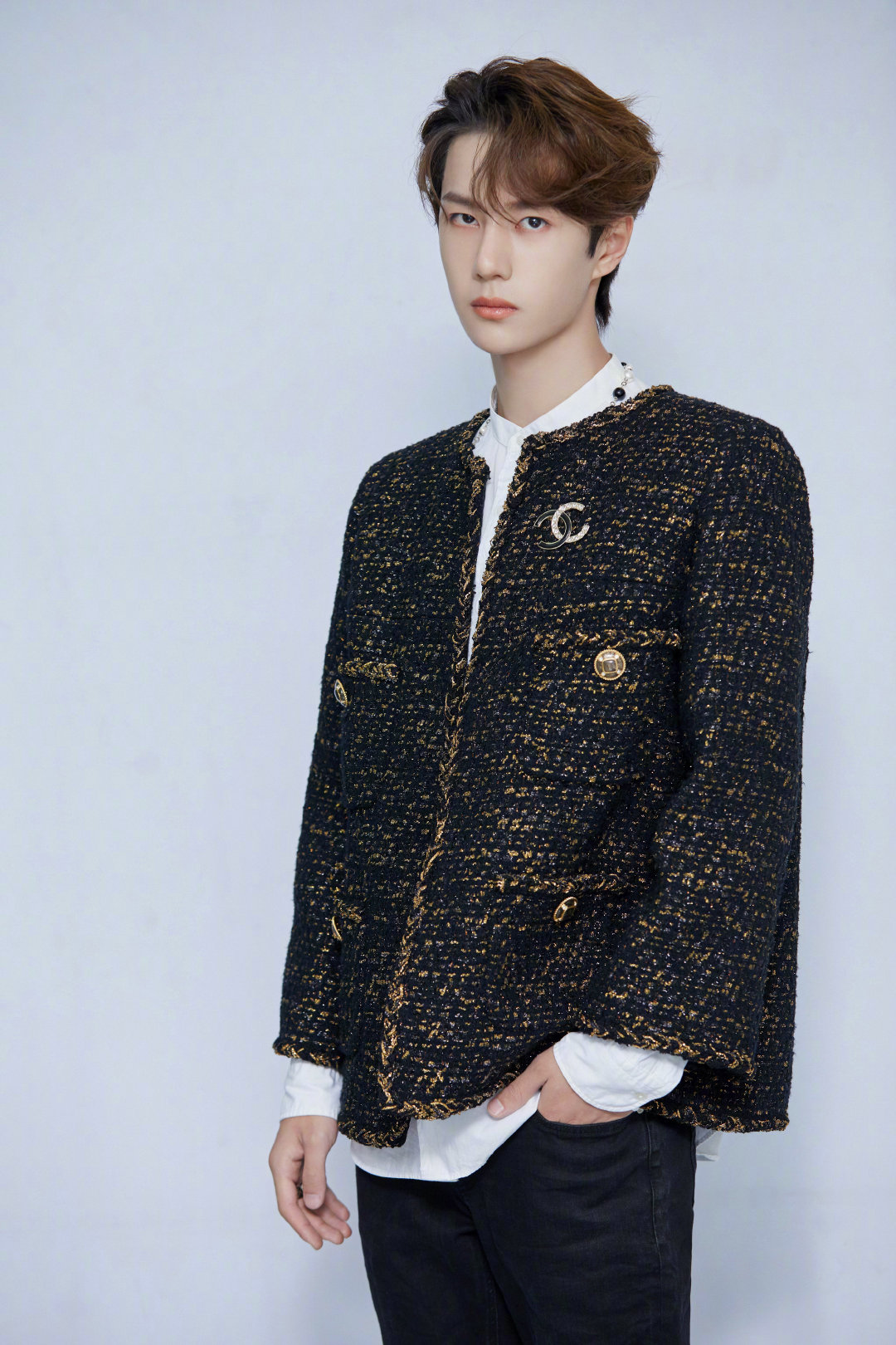 uniq-王一博 身着chanel 2019秋冬 "巴黎-纽约"高级手工坊系列夹克