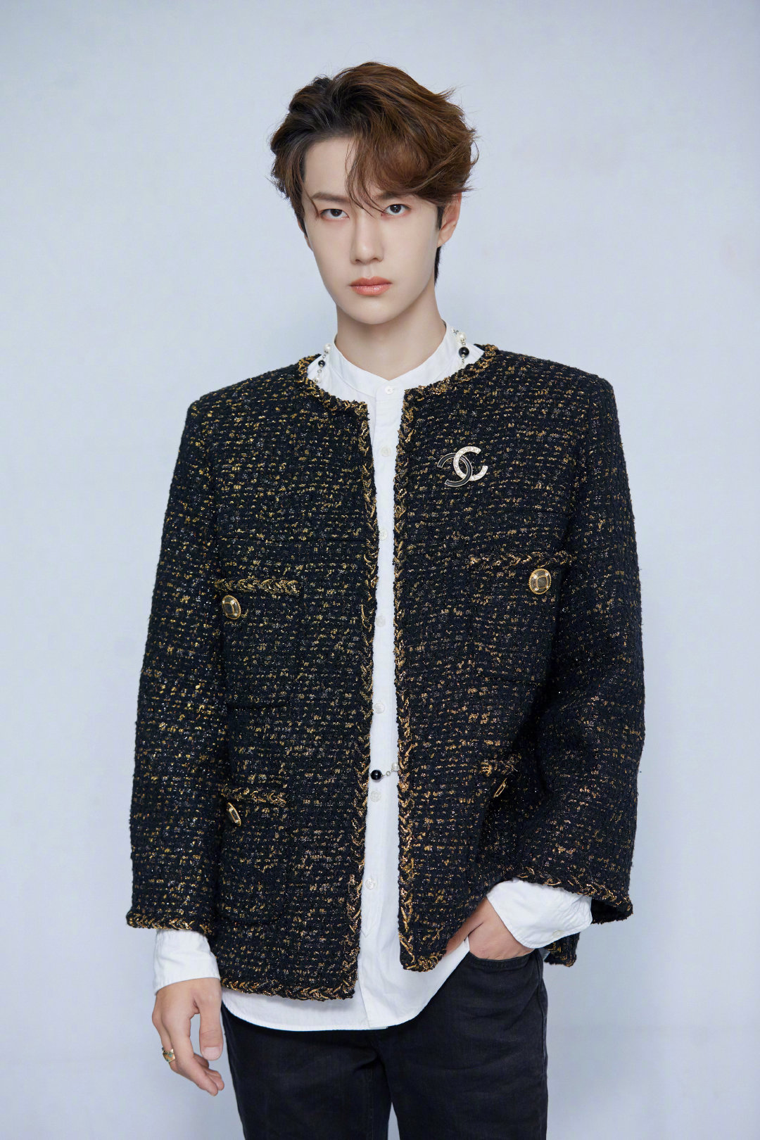 uniq-王一博 身着chanel 2019秋冬 "巴黎-纽约"高级手工坊系列夹克