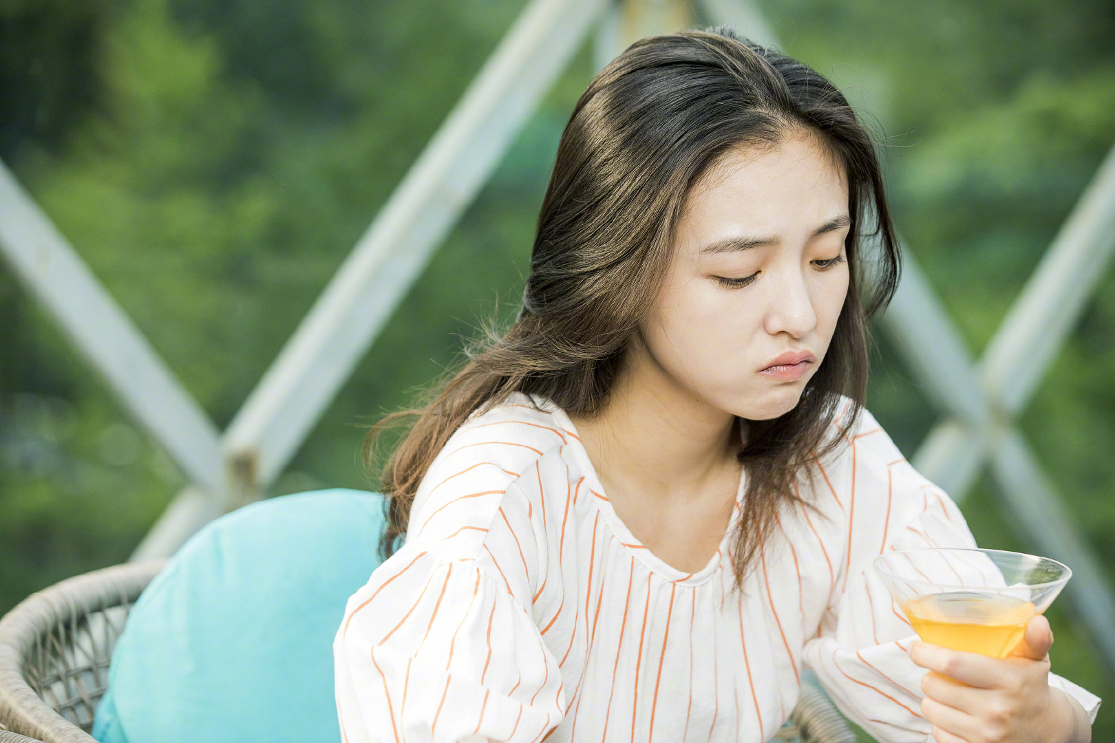 《我只喜欢你》开播第二天,吴倩算是完全还原了书中女主感觉