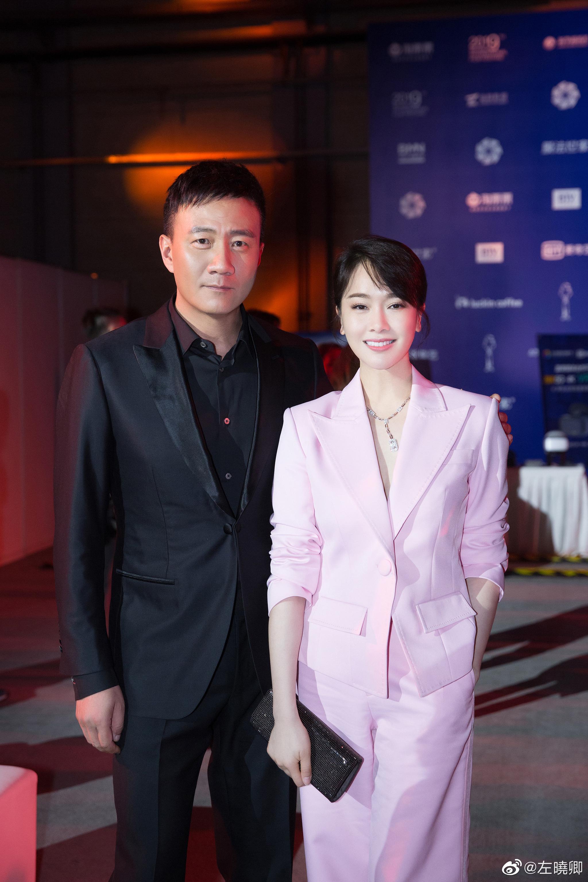 电影那一夜我给你开过车饰许薇薇休息室巧遇军哥胡军