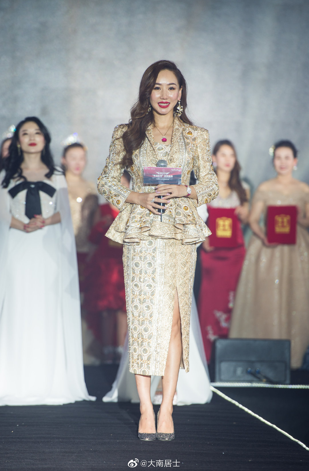 环球名媛千名美女汇聚沈阳峰会 亚洲首席演说家梁凯恩亲临现场