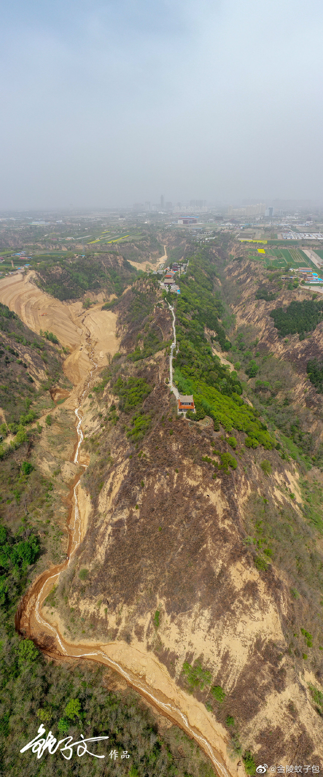 小崆峒山,位于甘肃省庆阳市西峰区董志乡