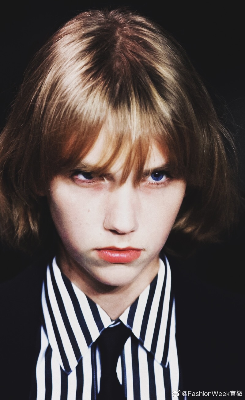 荷兰女模特bente oort|完全是《哈尔的移动城堡》中哈尔本人!