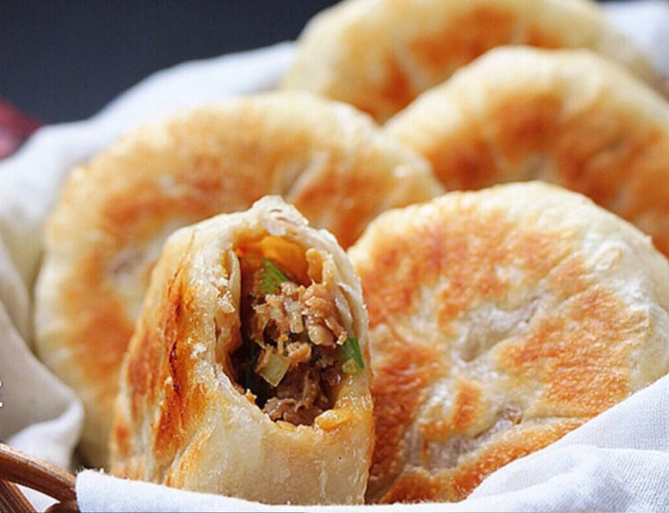 一碗面粉,一盆馅料,不用蒸,快速做出鲜香可口的鲜肉火烧