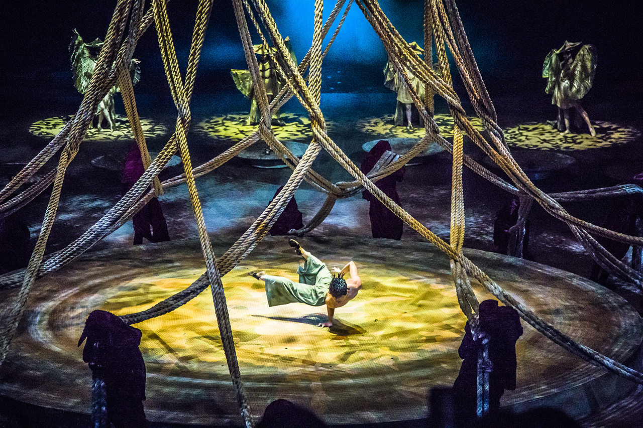 去西双版纳过大年,一定不可错过来傣秀看一场世界顶级大秀