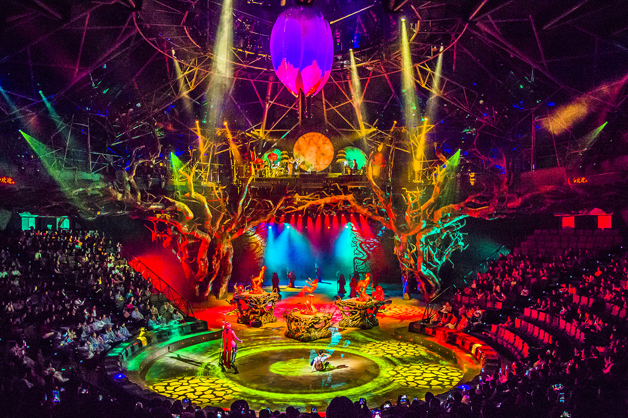 去西双版纳过大年,一定不可错过来傣秀看一场世界顶级大秀