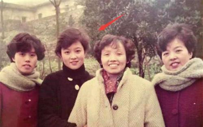 全家都是高颜值,网友:和爸爸共用一张脸|肖战|父母|性格_新浪新闻