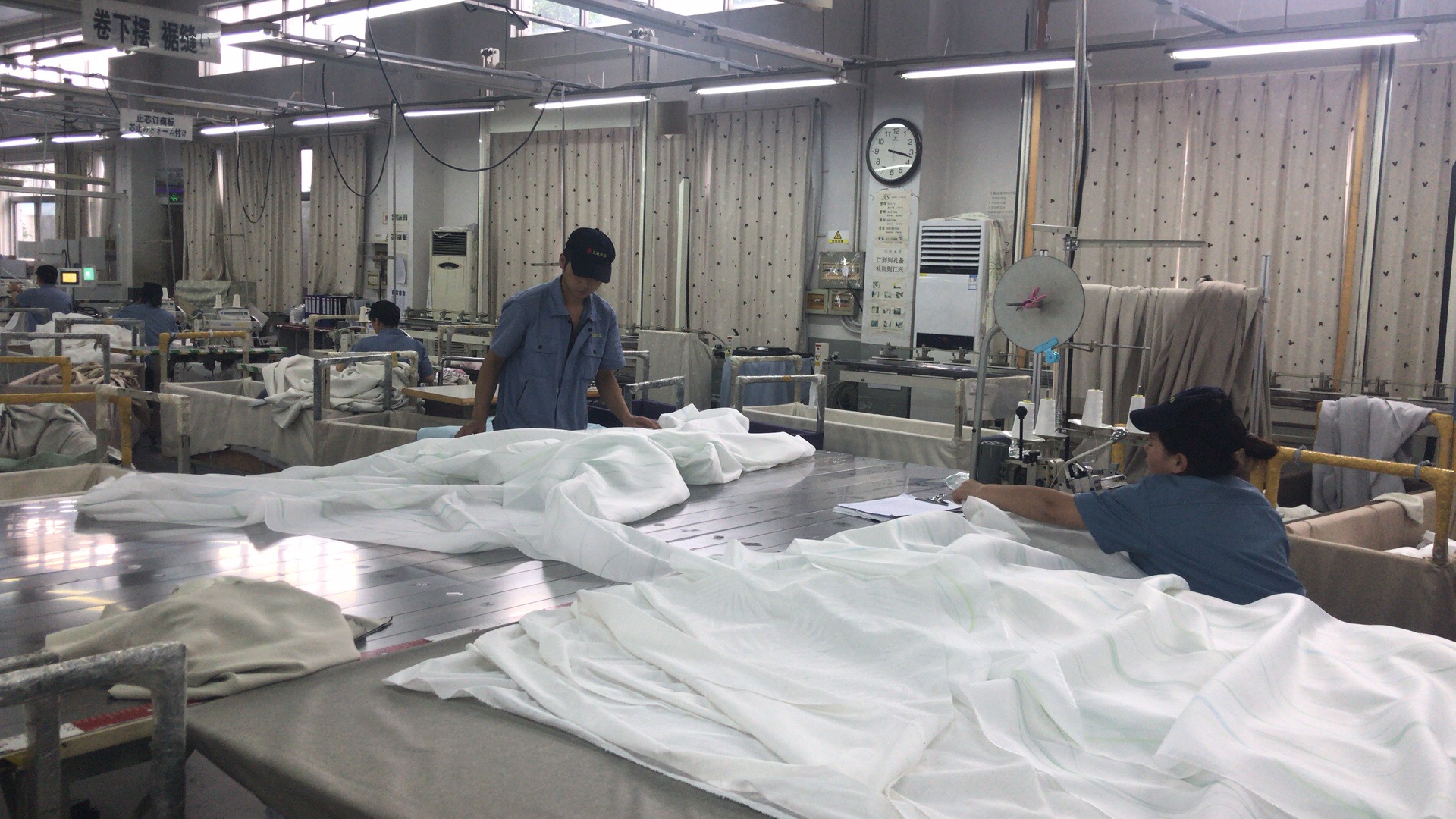 考察东理窗帘的加工厂许多日本意大利的窗帘