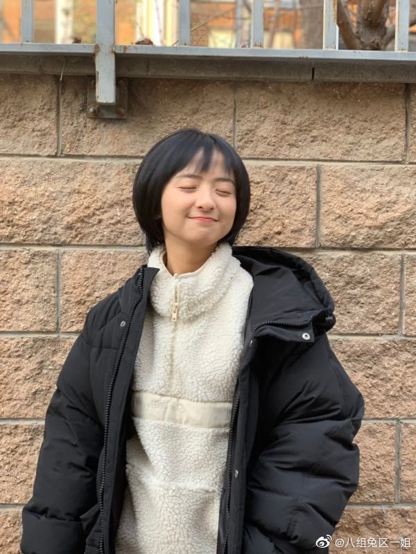 短发真的是检验颜值的标准厉嘉琪一头短发清爽靓丽青春灵动