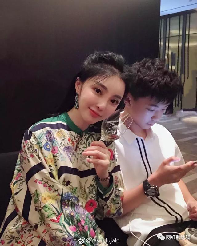 法拉利随便买的上海第一富婆不仅脸假珠宝也是假的