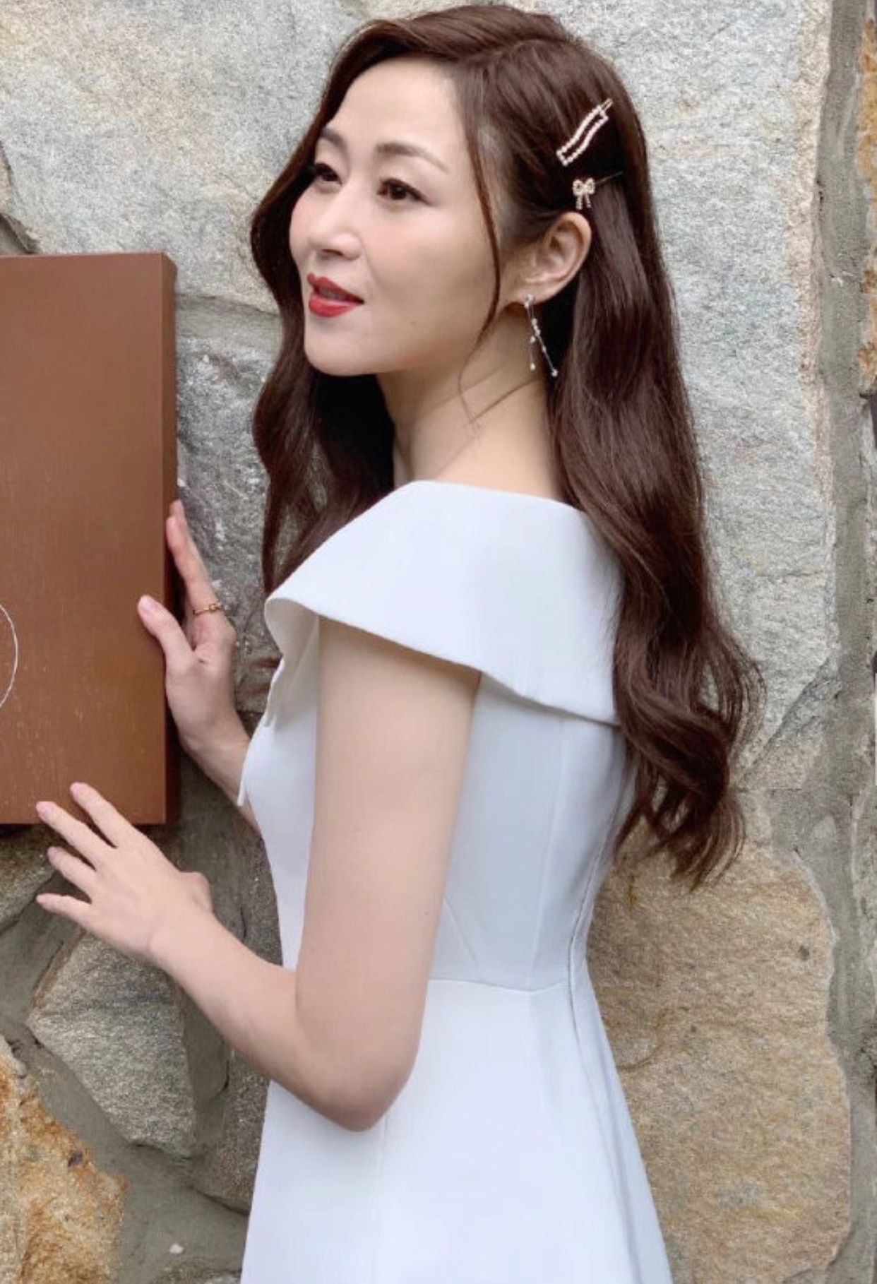 不老女神复工成热潮,万绮雯拍新戏李嘉欣录综艺,她61岁还要复出