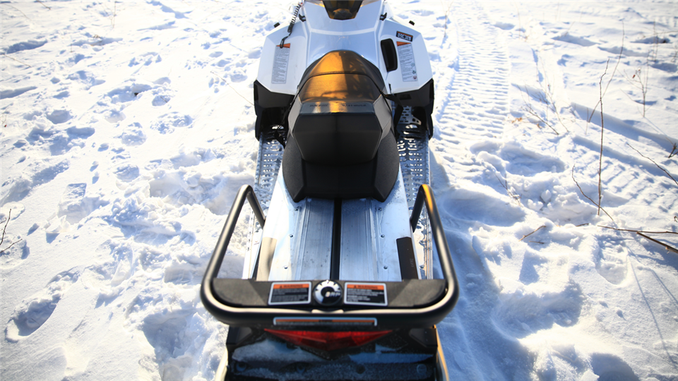 雪地摩托玩起来啥感觉? 我们帮您先试试-新浪汽车