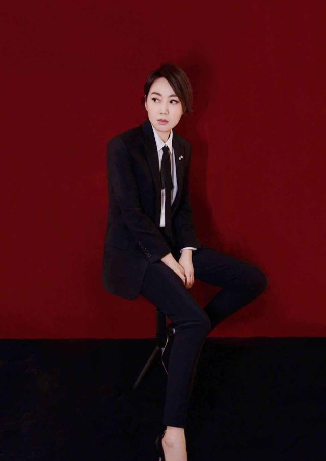 最红的时候"低调"离婚,撩过胡歌,如今47岁的她不输20岁小花