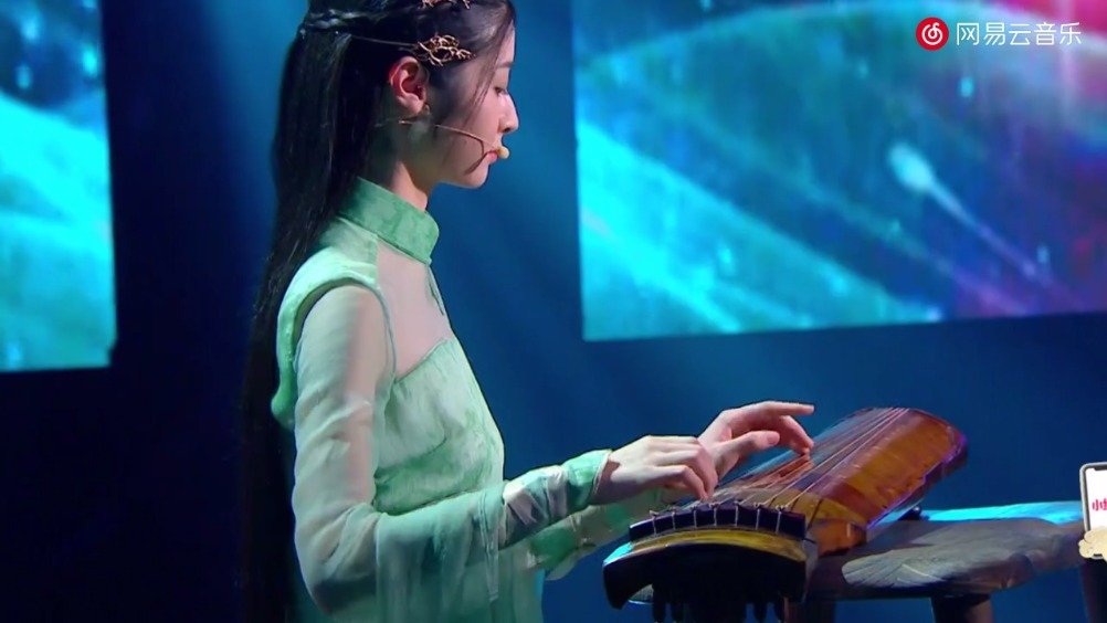 《国风美少年》鞠婧祎秦子墨芊蔚《落花成泥》