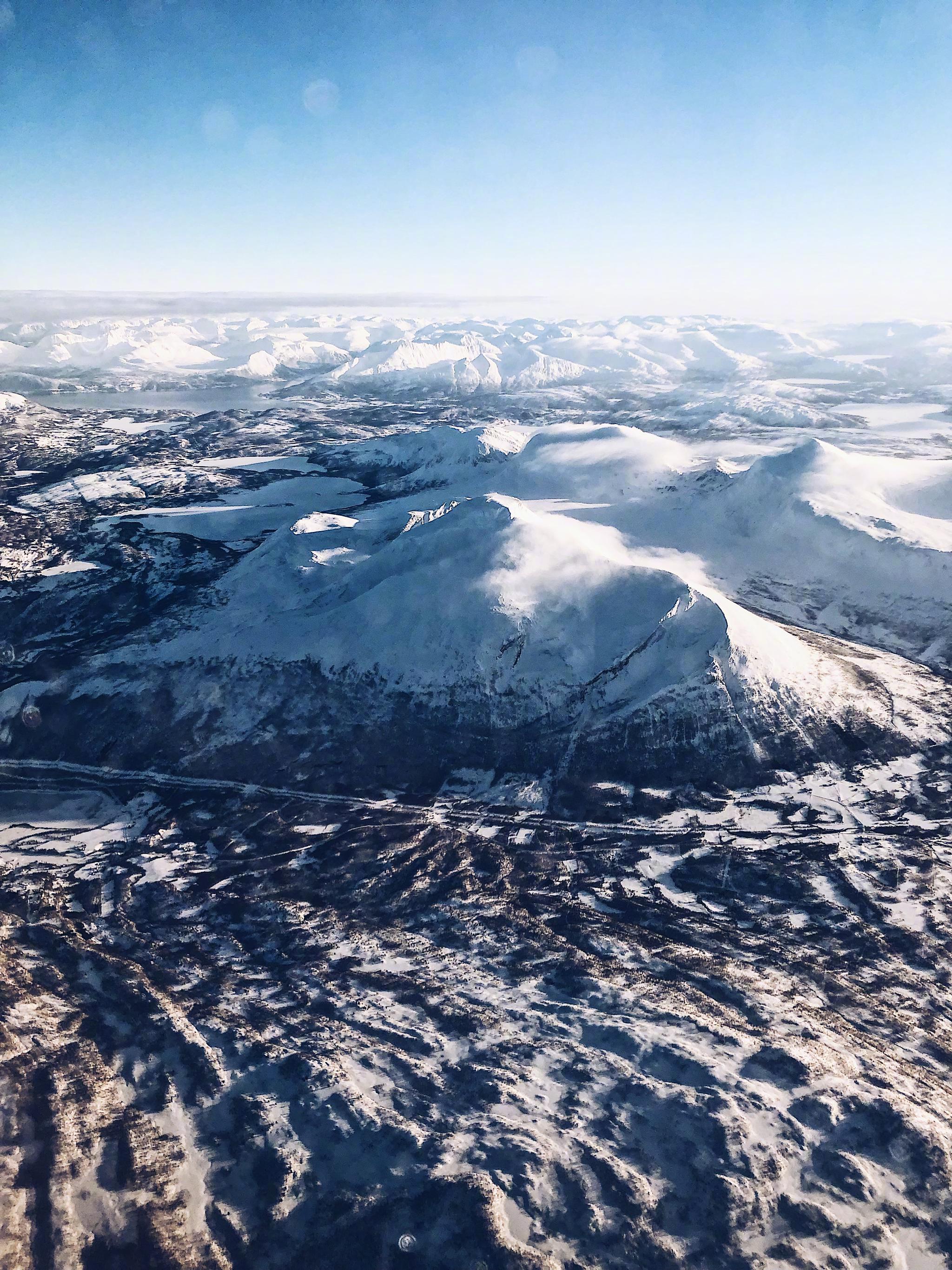 李雪琴你好我是阿脸我刚飞过北极上空你看这雪多白