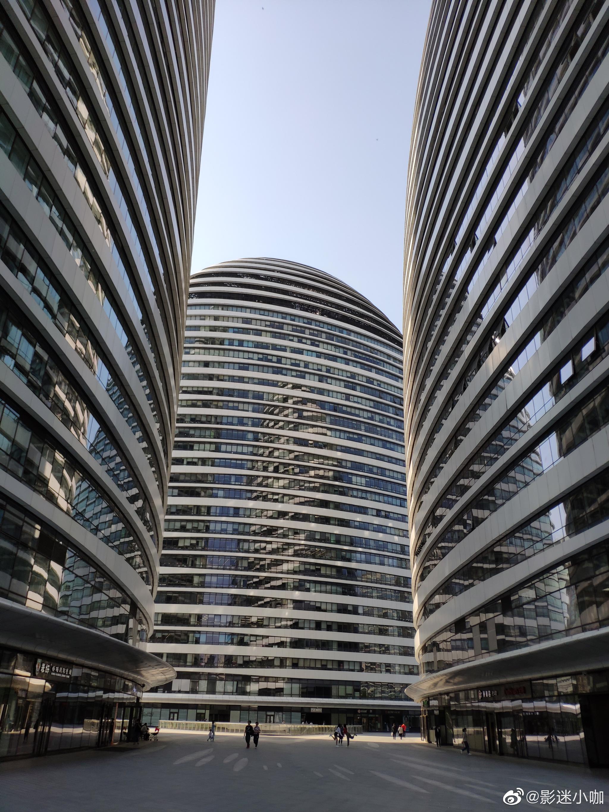 网上一直流传说潘石屹的望京soho风水不好